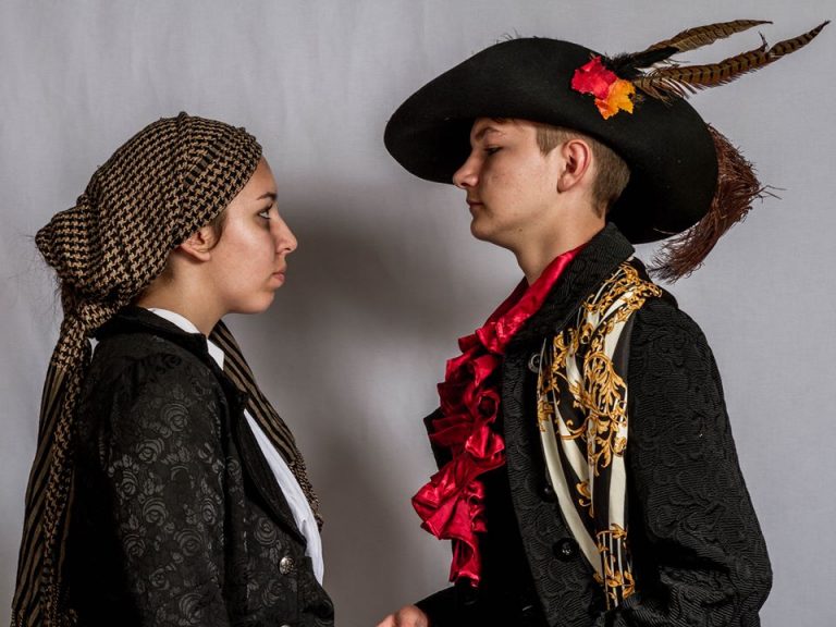 Théâtre : piraterie et combats d’épées