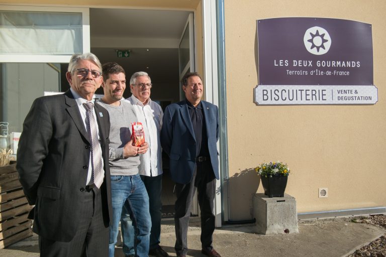 Une allée de producteurs yvelinois au « Salon des vins et saveurs »