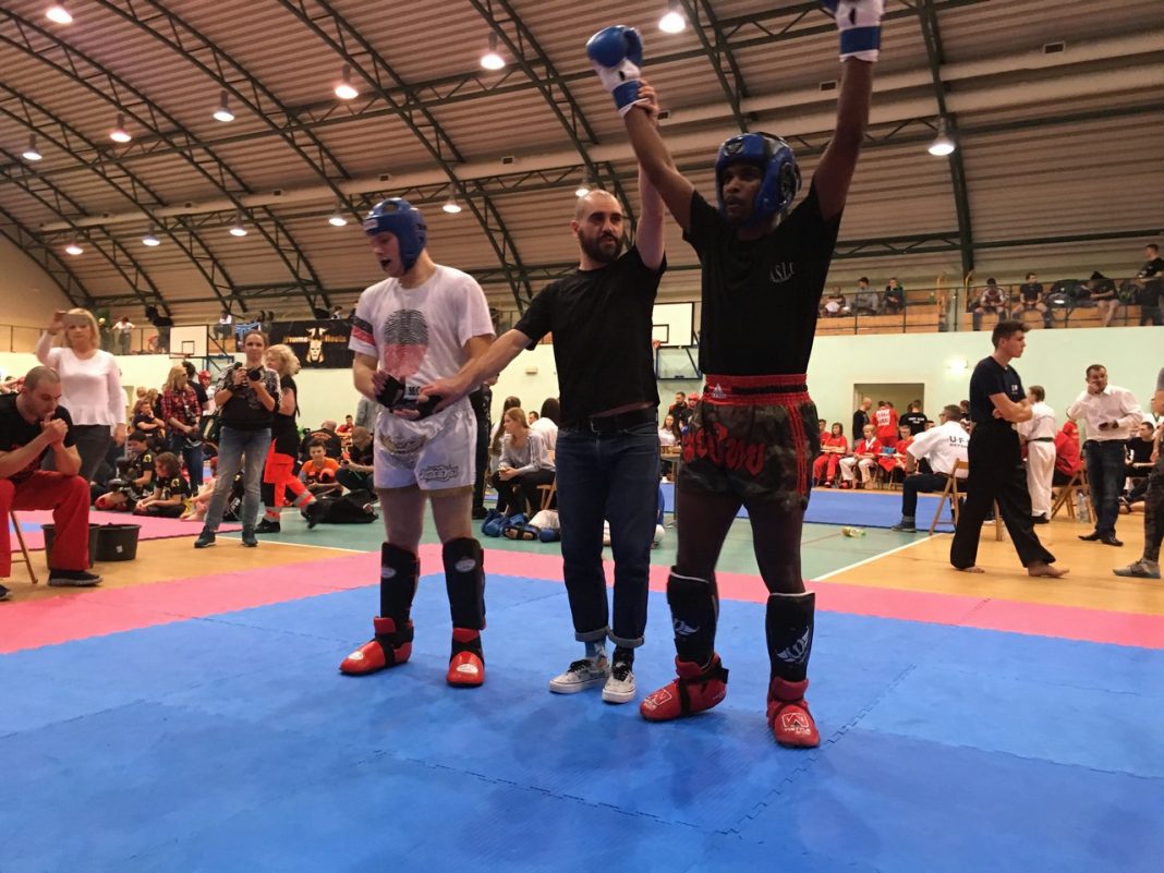 Kick-boxing light : un Flinois champion d’Europe - La Gazette en Yvelines