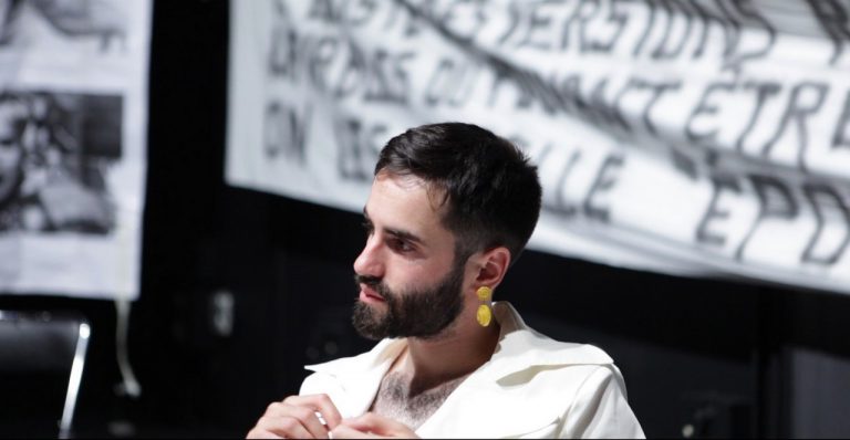 Une pièce sur la place de la femme dans notre société