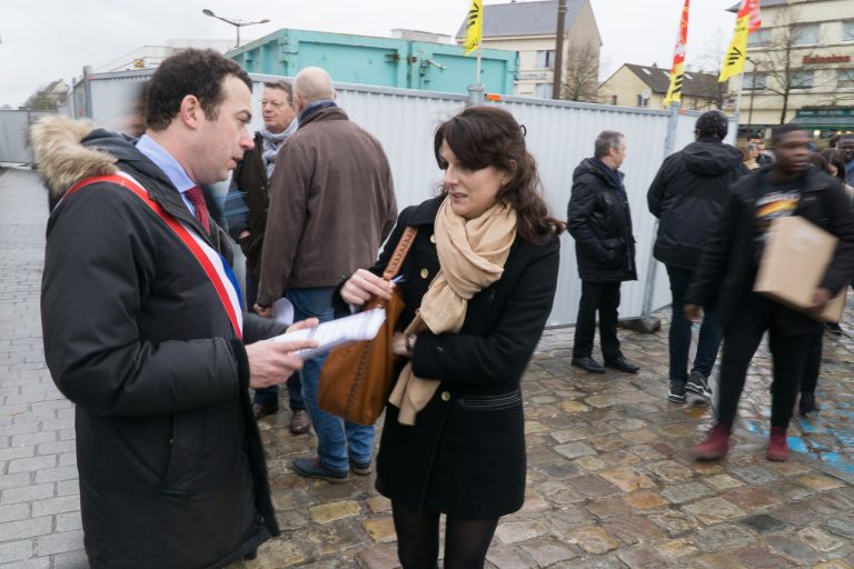 Pétition des élus contre la galère dans les transports