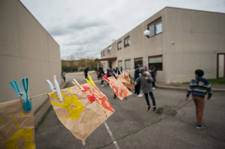 La « Grande lessive » unit écoliers et collégiens