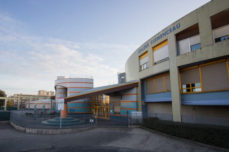 Apprendre  le français : quand les mamans retournent au collège