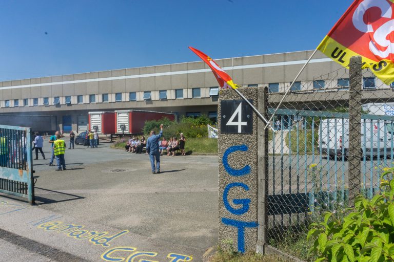 Première grève chez Dunlopillo contre les licenciements