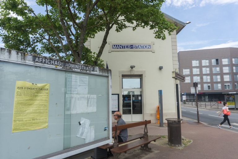 Perturbations en série sur la ligne J