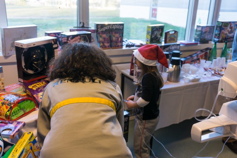 Cinq cents jouets pour les enfants de l’hôpital