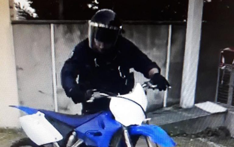 Au guidon d’une moto-cross, il fonce sur les policiers municipaux