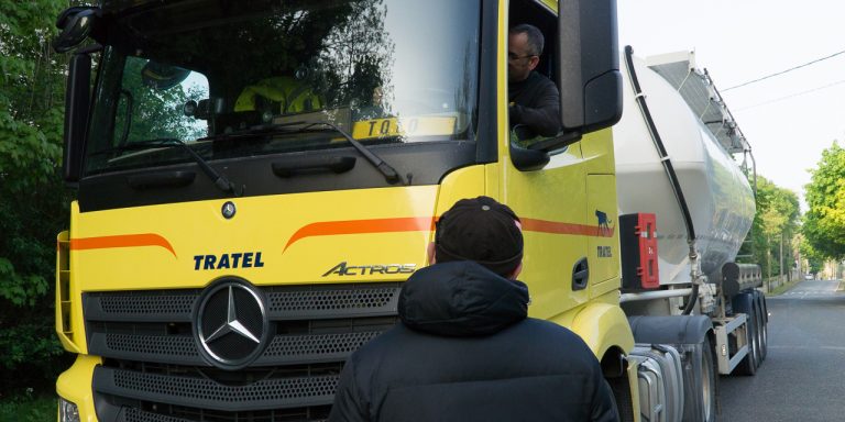 Débrayages et blocages chez Calcia