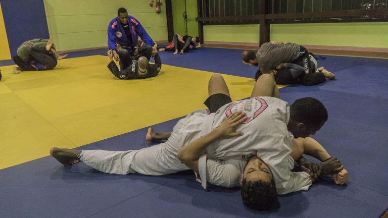Le jiu jitsu brésilien, un sport tactique qui se démocratise