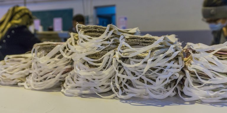 Pour s’approvisionner en masques, les communes s’organisent