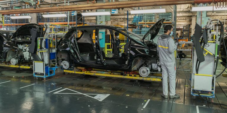Les inquiétudes concernant l’avenir du site Renault-Flins persistent