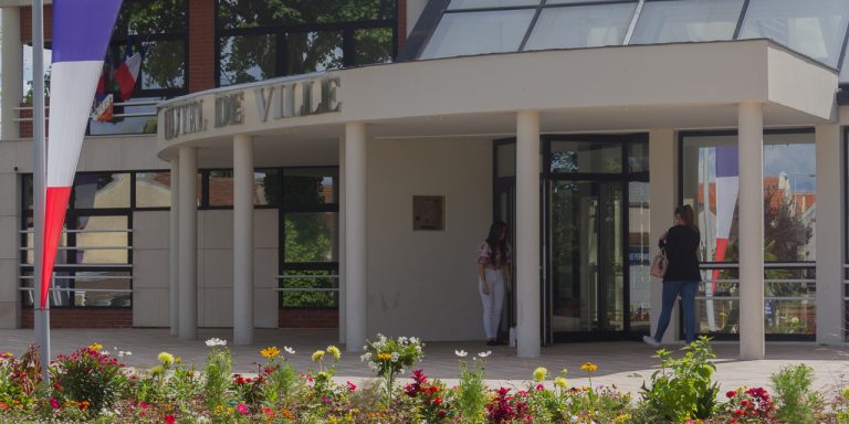 Eddie Aït de retour dans le fauteuil de maire