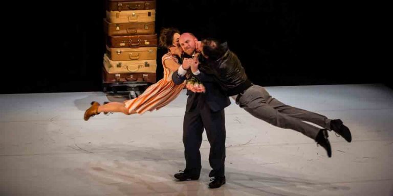 Un voyage vers « le burlesque et l’absurde »