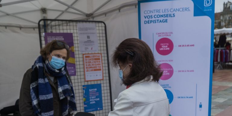 Les symptômes du cancer du sein évoqués sur le marché