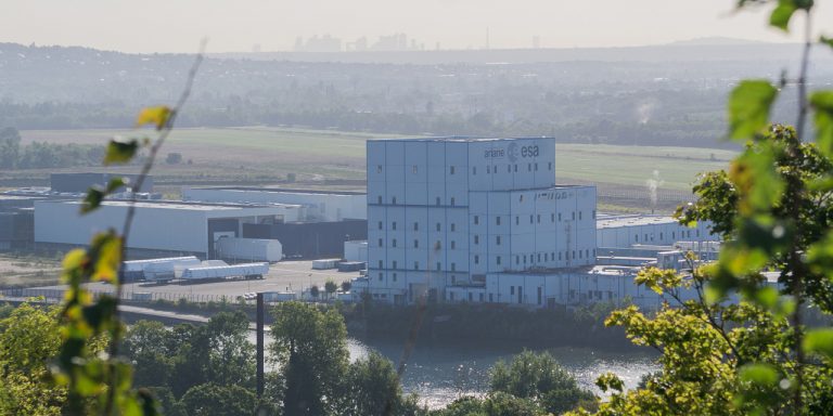 ArianeGroup : les syndicats centraux craignent une réduction des effectifs