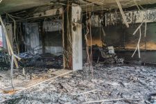 Un salon de coiffure part en fumée dans un incendie