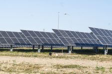 Le site pétrolier de TotalEnergies s’offre « la plus grande centrale solaire d’Île-de-France »