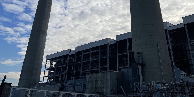 Les cheminées de la centrale électrique de Porcheville vont être détruites
