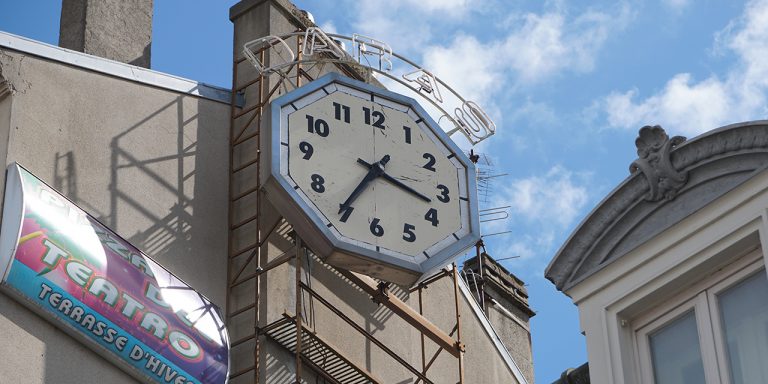 Les travaux de rénovation pour l’horloge du centre-ville ont débuté