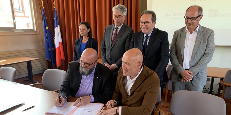 Buchelay et Mantes-la-Ville signent une convention pour 2 écoles communales