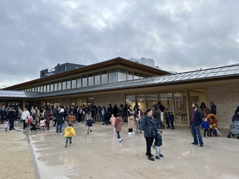 Les familles pisciacaises ont pu visiter l’école Lucie Aubrac