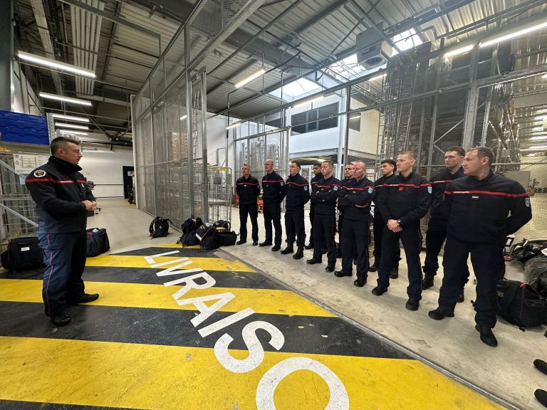 Cyclone à Mayotte : 12 sapeurs-pompiers yvelinois en renfort