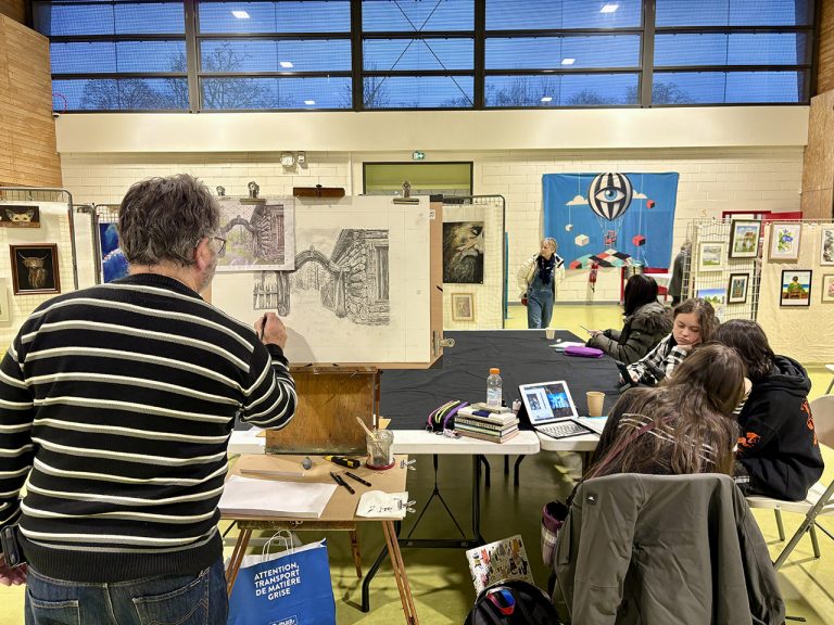Des artistes de tous horizons investissent la salle Jules Ferry
