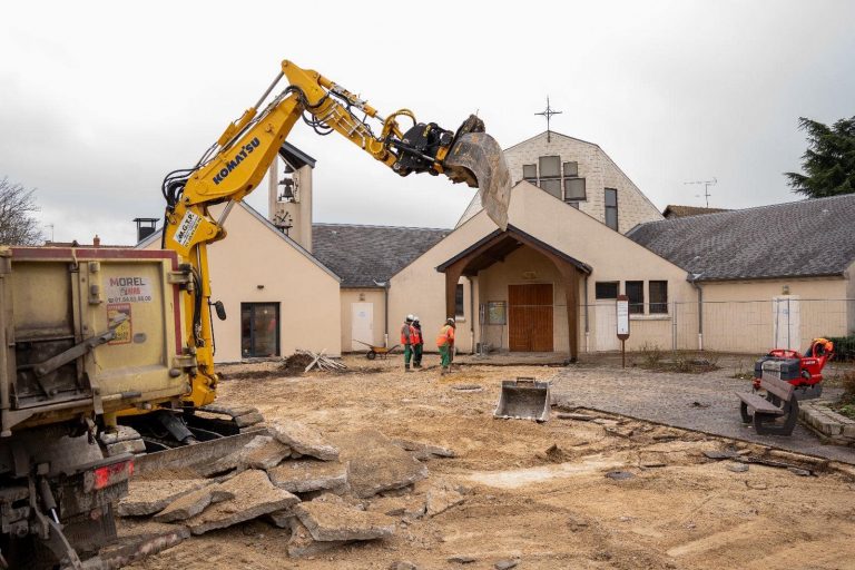 Le parvis de l’Église Saint-Louis fait peau neuve