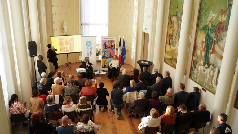 Valérie Pécresse parcourt le territoire pour défendre son bilan