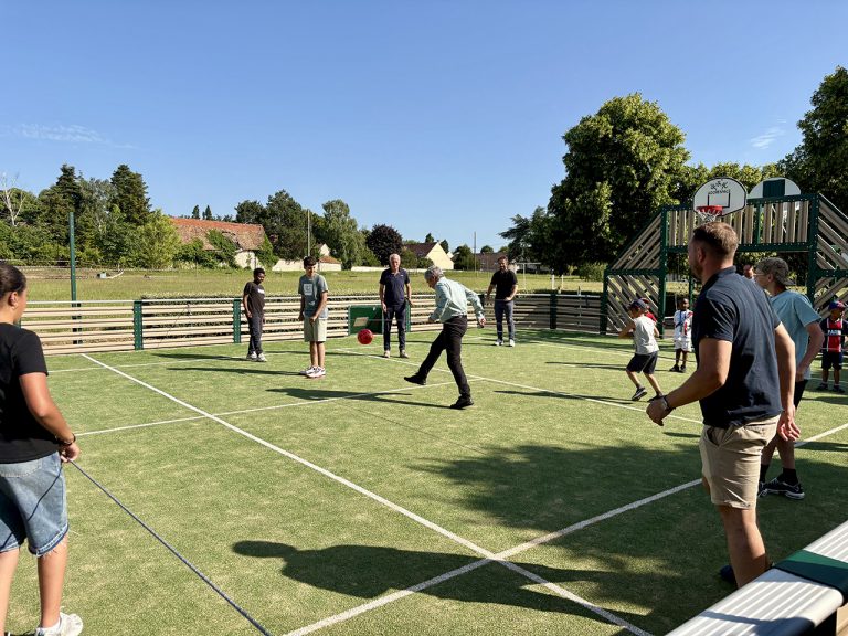 Les enfants de la commune ont leur city-stade