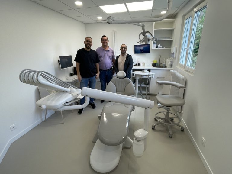 Un nouveau dentiste débarque