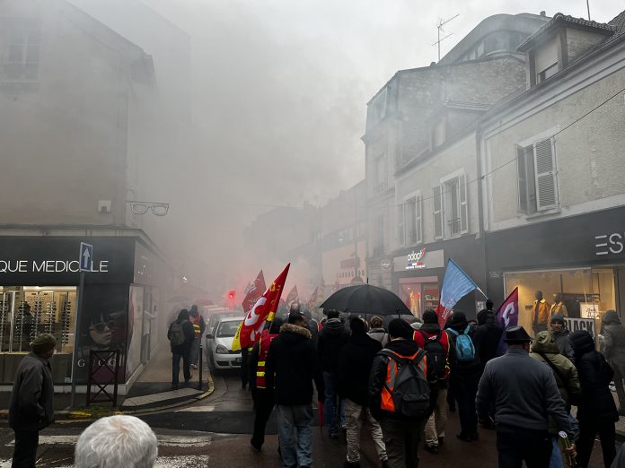1280-Poissy - Manif CGT Stellantis - Une