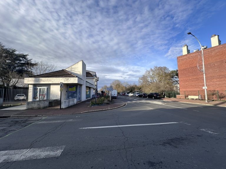 Bientôt un rond-point à la place de la Caisse d’Épargne ?