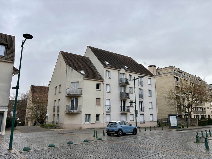 1280-Mantes-la-ville-emplacement-future-antenne-proche-église