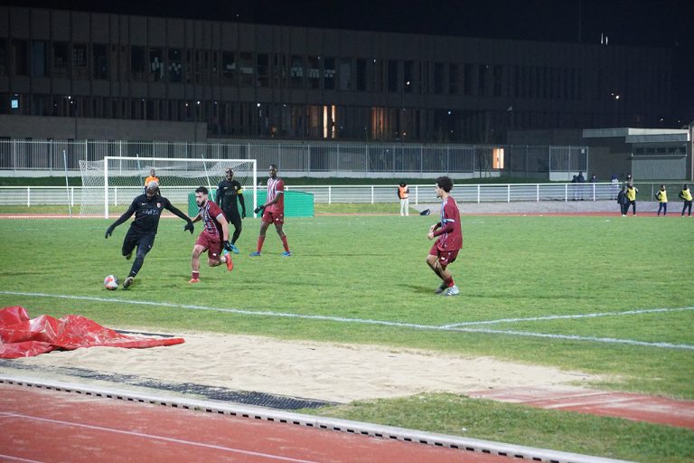 R1 : Le FC Mantois maintient la pression en haut du classement