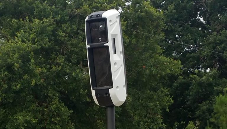 Ce radar de feu vous signalera votre infraction