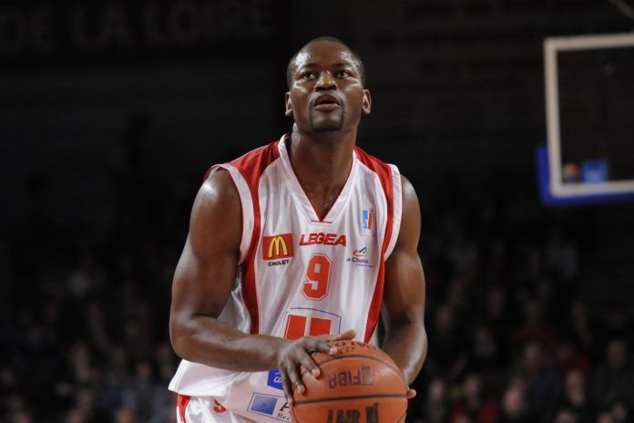 10x15_michael_mokongo_08-09_liz9163