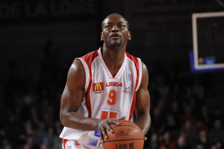 Cet ancien basketteur professionnel va proposer des cours aux jeunes de Gargenville