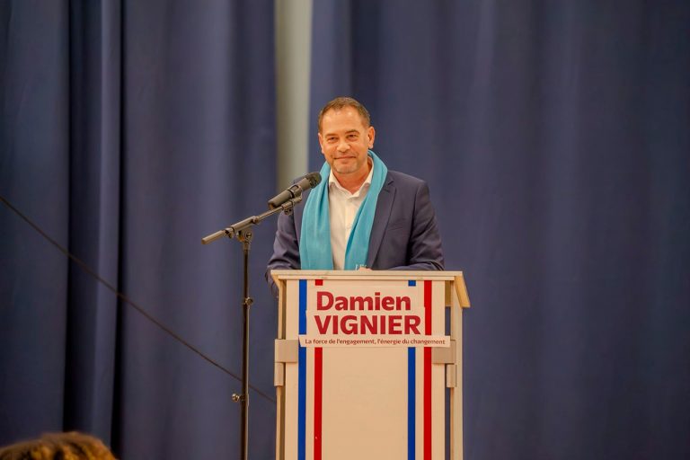 Municipales 2026 : Damien Vignier succède à François Garay à la mairie des Mureaux