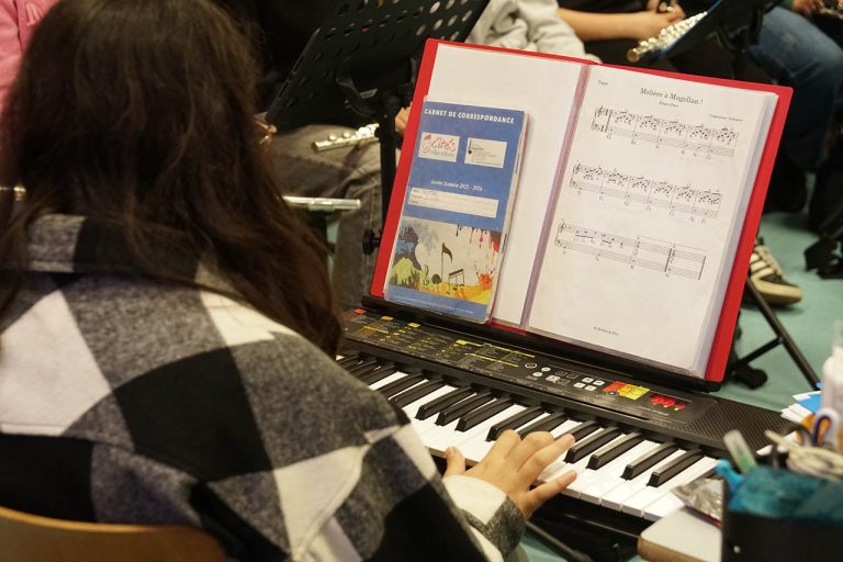 Dans ce collège, la classe orchestre participe à la réussite éducative