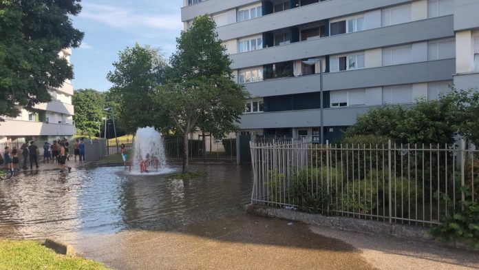 FD - Poissy Borne incendie - Credit Photo Sandrine Berno Dos Santos