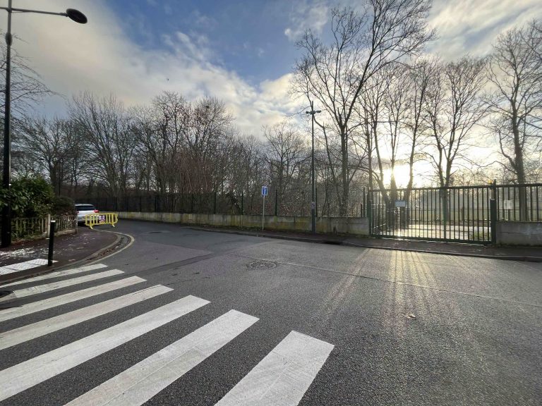 Un dépose-minute créé pour sécuriser l’école Notre-Dame